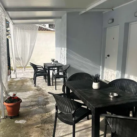 Asimenia's Seaside Apartment *